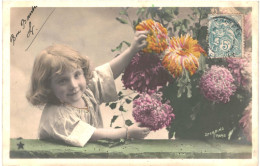 CPA Carte Postale France Fantaisie Une Fillette à Côté D'un Vase Fleuri - Stebbing 1905 VM81529 - Scenes & Landscapes