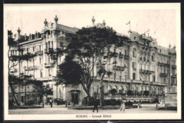 Cartolina Rimini, Grand Hotel, Strassenansicht  - Rimini