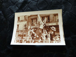 P-1069 , Photo, Le Carnaval De Nancy, Défilé, Rue St Dizier, Cinéma Empire, Circa 1940 - Places