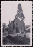 Photographie Ancienne Village De Grimaud (Var) Chapelle Des Pénitents L'église Notre-Dame Du Coulet 1947 / 6 X 8,6 Cm - Places
