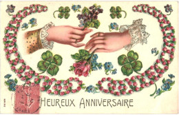 CPA Carte Postale Gaufrée France Heureux Anniversaire Deux Mais Entourées De Fleurs Et De Trèfle à 4 Feuilles1907VM81538 - Birthday
