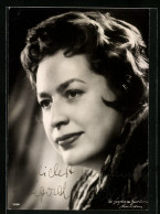 AK Opernsängerin Hildegard Hillebrecht Mit Leichtem Lächeln, Mit Original Autograph  - Opera