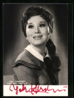 AK Opernsängerin Yoko Kawahara Schaut Lächelnd Nach Oben, Mit Original Autograph  - Opéra