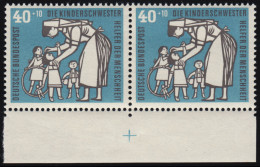 246 Kinderpflege 40+10 Pf ** Passerkreuz, Paar Unten - Unused Stamps