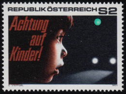 1354 Verkehrssicherheit Kindergesicht Ampel Autoscheinwerfer Inschrift, 2 S ** - Unused Stamps