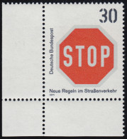 667 Straßenverkehr 30 Pf Halt STOP  ** Ecke U.l. - Neufs