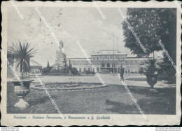 Cf635 Cartolina Piacenza Citta' Stazione Ferroviaria E Monumento A Garibaldi - Piacenza