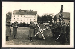 Foto-AK Minden I. W., Simeonsplatz, Tag Der Einführung Der Wehrpflicht 1935, Präsentation Der Fahne  - Minden