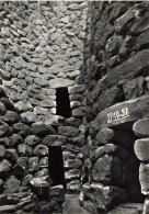 ITALIE - Barumini - Nuraghe Su Nuraxi - Veduta Del Cortile - Ingresso Alle Varie Torri - Vera - Carte Postale - Altri & Non Classificati