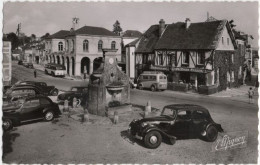 95. Pf. LA ROCHE-GUYON. La Mairie Et La Vieille Fontaine. 7031 - La Roche Guyon