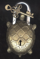 Antique Nepal Special 2-piece Turtle Lock Unpickable Intricate Work - Antike Werkzeuge