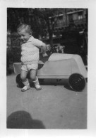 Photographie Photo Vintage Snapshot Voiture à Pédales Voiturette Jouet Toulouse - Anonyme Personen