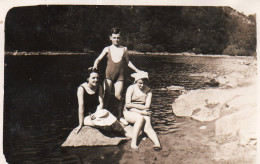 Photographie Photo Vintage Snapshot Maillot De Bain Baignade Enfant - Personnes Anonymes