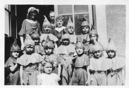 Photographie Photo Vintage Snapshot Déguisement Enfant école School - Anonyme Personen