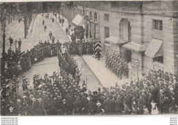 V6-67) STRASSBURG - AUFZIEHEN DER WATCHPARADE KLEBERPLATS - DEFILE - MILITAIRE ALLEMAND - 2 SCANS ) - Strasbourg