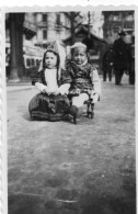 Photographie Photo Vintage Snapshot Déguisement Enfant Child - Personnes Anonymes
