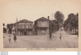 V10-24) JAVERLHAC (DORDOGNE) AVENUE DE LA GARE  - ( ANIMEE - ENFANTS - 2 SCANS ) - Autres & Non Classés