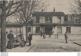 V14-93) ROSNY SOUS BOIS -  LA GARE  - (ANIMATION  - 2 SCANS )  - Rosny Sous Bois