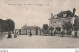 V14-77) VOULX (SEINE ET MARNE) PLACE ET PONT DE LA REPUBLIQUE - ( ANIMATION  - HABITANTS - 2 SCANS ) - Otros & Sin Clasificación