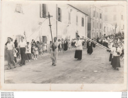 ORAN (Photo Authentique D'Époque Algéria Photo) Une Procession - Animée - Curé - Prêtre - (format 18 X 13) - 2 SCANS - Oran