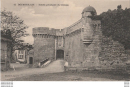 V22-24) BOURDEILLES (DORDOGNE) ENTREE PRINCIPALE DU CHATEAU - ( 2 SCANS ) - Autres & Non Classés