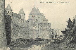 11 - CITE DE  CARCASSONNE - LES FOSSES  - Carcassonne