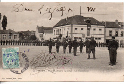 Carte Postale Ancienne Dreux - Place Saint Gilles Le 14 Juillet. Les Décorations - Militaires, Médailles - Dreux