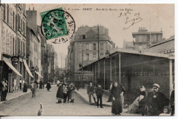 Carte Postale Ancienne Brest - Rue De La Mairie. Les Halles - Marché - Brest