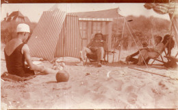 Photographie Anonyme Vintage Snapshot Plage Tente Bain Sable Transat Sand - Lieux