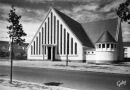 CPSM  SAINT-NAZAIRE -  Eglise.Saint-Gohard - L'Extérieur. - Saint Nazaire