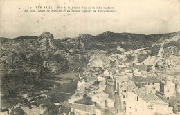 13 -  LES BAUX -  VUE DE LA GRANDE RUE - Les-Baux-de-Provence