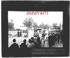 Concours Hippique En 1903, Bien Animé, Ville à Identifier - Plaque De Verre - Taille 85 X 100 Mlls - Plaques De Verre