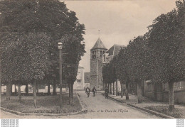 X5-77) LIVRY SUR SEINE - RUE  ET PLACE DE L ' EGLISE  - ( ANIMATION - HABITANTS - 2 SCANS )  - Otros & Sin Clasificación