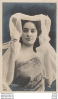 W11- ARTISTE  FEMME - FRAU - LADY - LINE LESCOT - PAR  REUTLINGER , PARIS - ( OBLITERATION DE 1905 - 2 SCANS ) - Entertainers