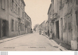 W13-47) LAPLUME  (LOT ET GARONNE) GRANDE RUE  - ( ANIMEE - HABITANTS - 2 SCANS ) - Autres & Non Classés