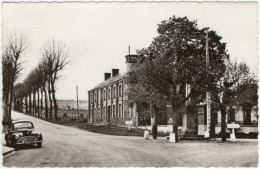 27. Pf. GASNY. Place Du Bel-Orient. La Route De Vernon - Autres & Non Classés