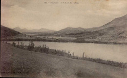 LAFFREY   ( ISERE )     LES LACS DE LAFFREY    ( LEGERE ROUSSEUR EN HAUT , A DROITE ) - Laffrey