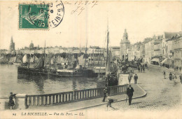 17 - LA ROCHELLE - VUE DU PORT - La Rochelle