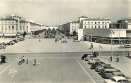 17 - ROYAN - LE CARREFOUR ET AVENUE ARISTIDE BRIAND - Royan