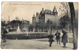 ISERE - VIZILLE - La Place Du Château ( Animation ) - P. Gaude, Phot.-édit. - N° 596 - Vizille