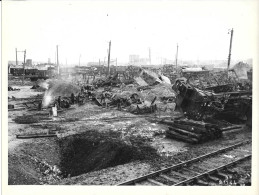 Grande Photo SNCF Gare Juvisy Faisceau Triage Tête Nord Destruction Seconde Guerre Mondiale WW2 24x18 Cm (9 11 1944) - Treinen
