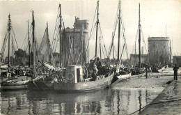 17 - LA ROCHELLE - ENTREE DU PORT - La Rochelle