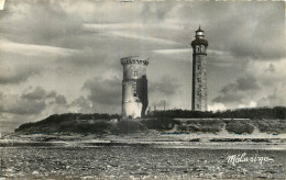 17 - ILE DE RE - ANCIEN ET NOUVEAU PHARE DES BALEINES - Ile De Ré