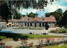 70 - Luxeuil Les Bains - L'Etablissement Thermal - Automobiles - Fleurs - CPM - Voir Scans Recto-Verso - Luxeuil Les Bains