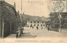 69 - Charbonnières Les Bains - La Place Et La Gare - Animée - Oblitération Ronde De 1905 - CPA - Voir Scans Recto-Verso - Charbonniere Les Bains