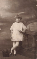 ENFANTS - Portraits - Petite Fille - Carte Postale - Ritratti