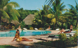 Cpsm La Piscine D'un Hôtel à Tahiti - Polynésie Française