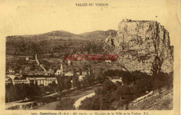 CPA CASTELLANE - UN COIN DE LA VILLE ET LE VERDON - Castellane