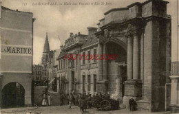 CPA LA ROCHELLE - HALLE AUX POISSONS ET RUE SAINT JEAN - La Rochelle