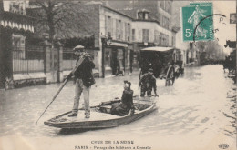 (MIE)75 PARIS  Inondations ; Passage Des Habitants à Grenelle - Paris Flood, 1910